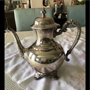 Wm.A Rogers silver plated coffee pot